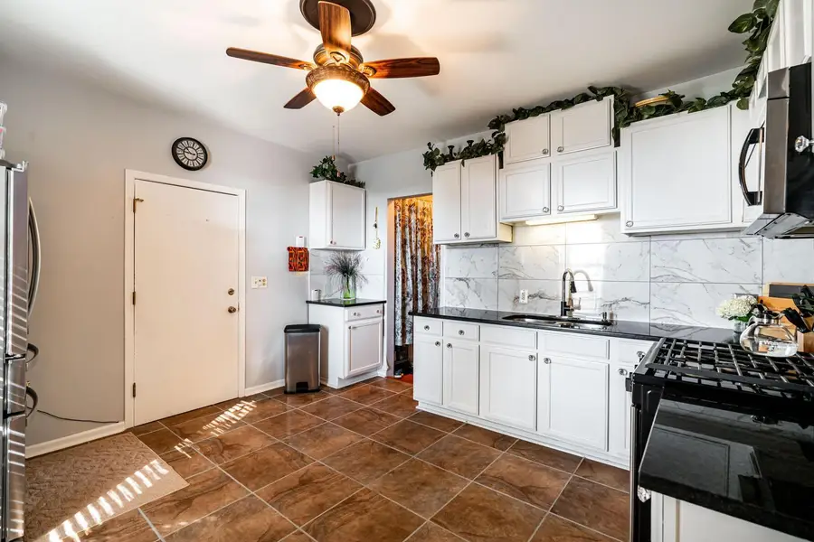 201 N 36th St, Milwaukee, WI 53208 - #2