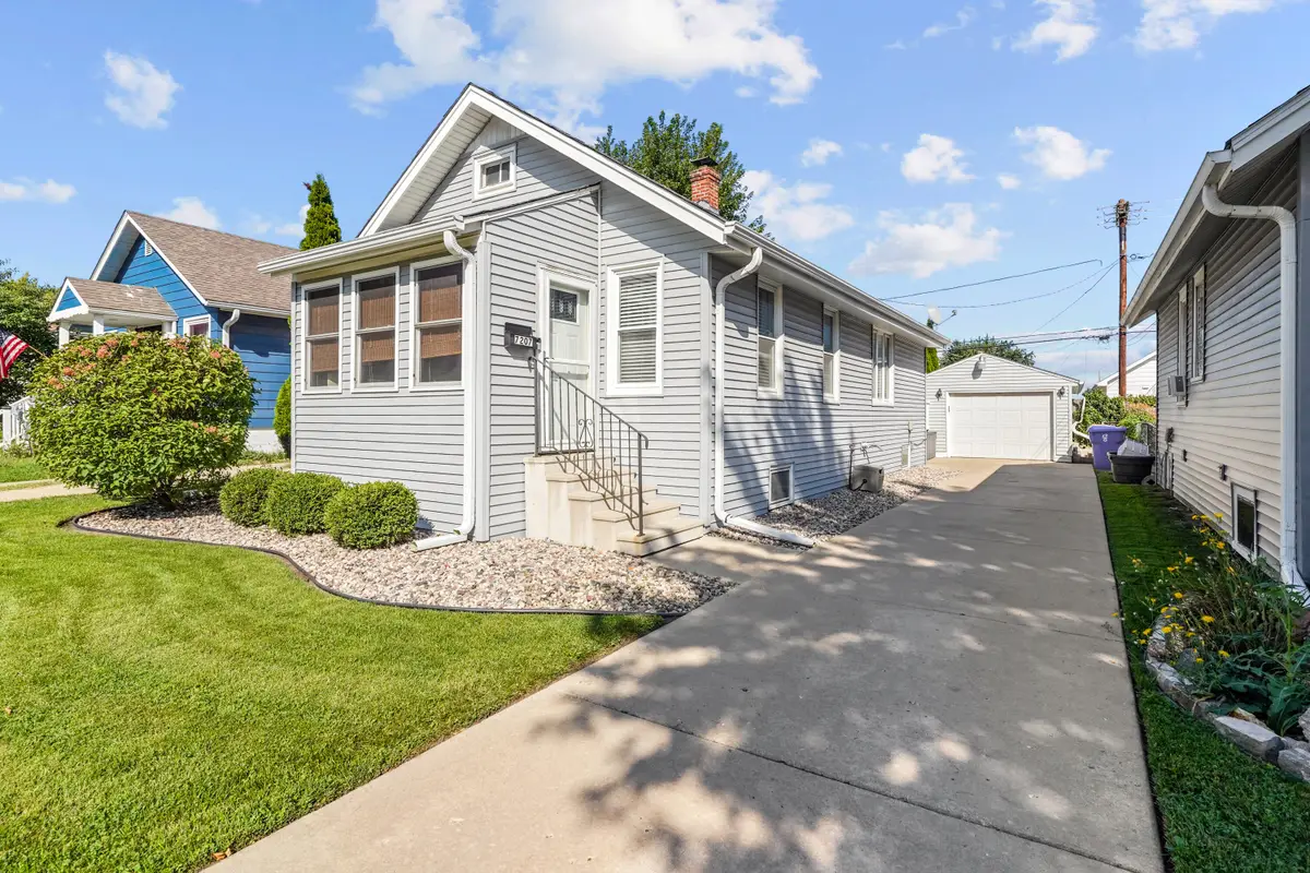 7207 39th Ave, Kenosha, WI 53142 - #1