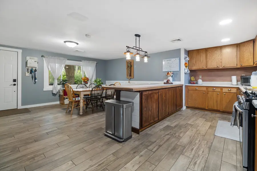 915 Bayview Ave, Twin Lakes, WI 53181 - #3