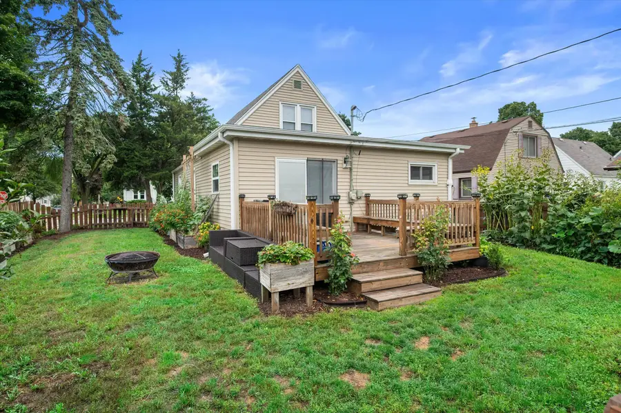 153 W Roberta Ave, Waukesha, WI 53186 - #2