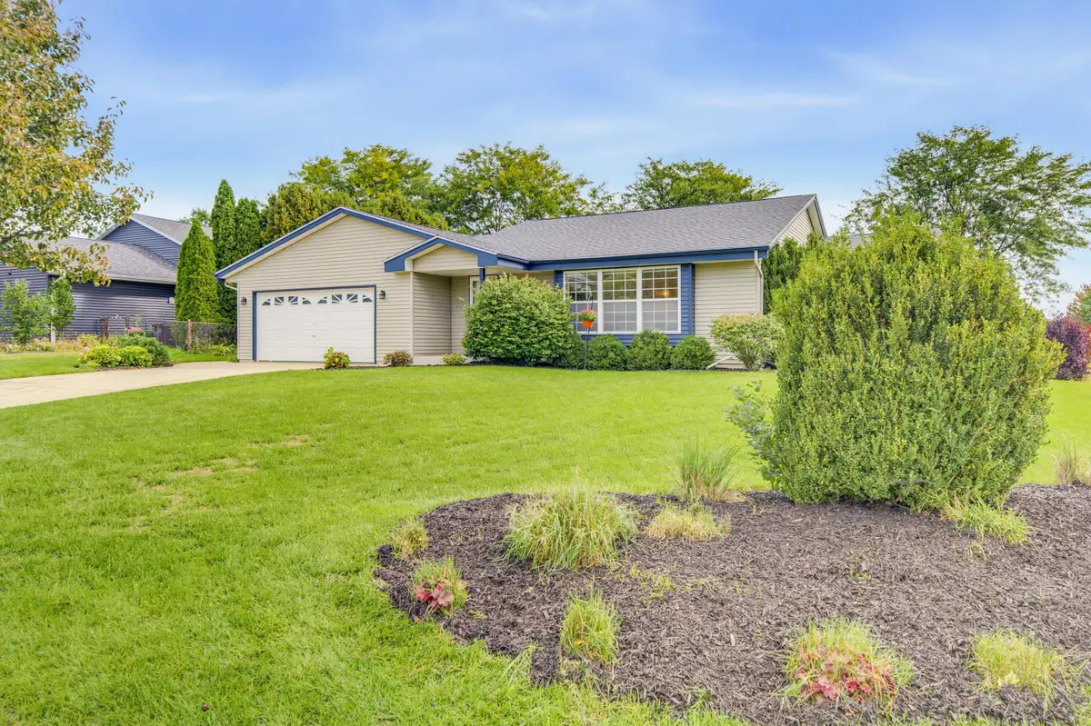 9260 S 44th St, Franklin, WI 53132 - #1