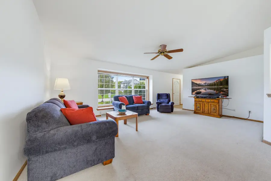 9260 S 44th St, Franklin, WI 53132 - #3