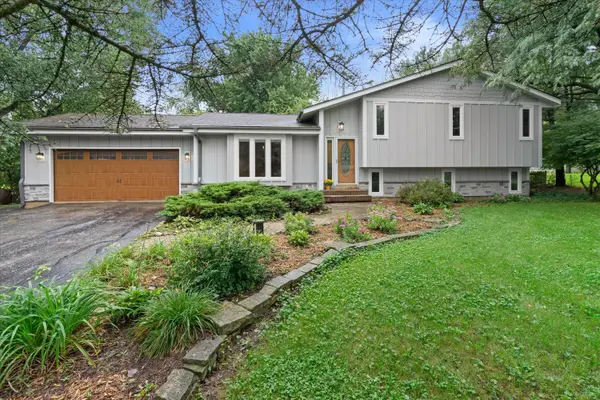 W5127 Hawkhunter Rd, Sugar Creek, WI 53121