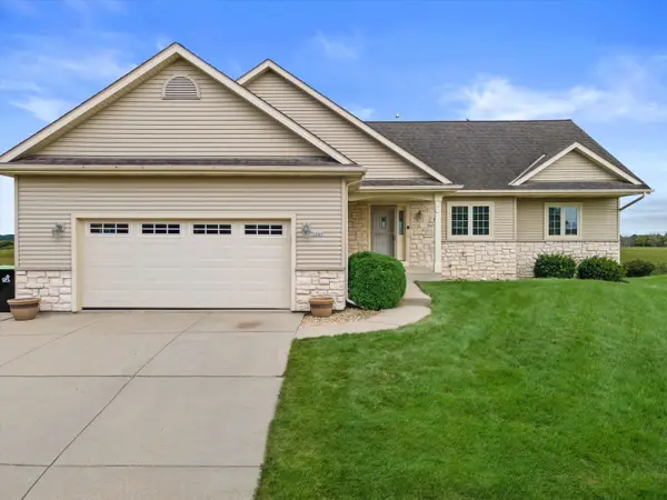 1246 S Wilson Ave, Hartford, WI 53027