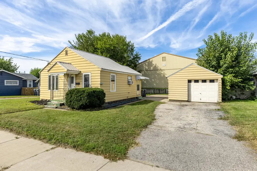 633 Livingston St, La Crosse, WI 54603 - #2