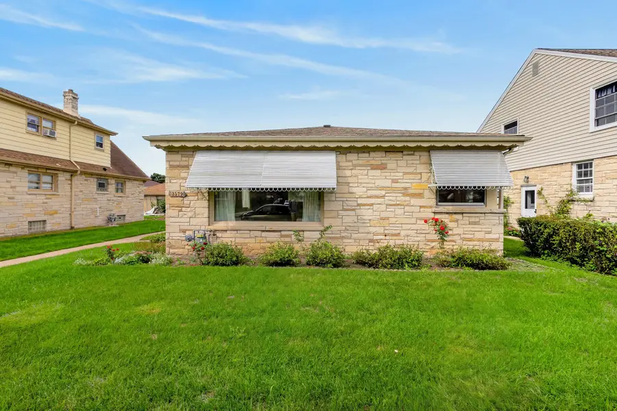 3579 S 14th St, Milwaukee, WI 53221 - #2