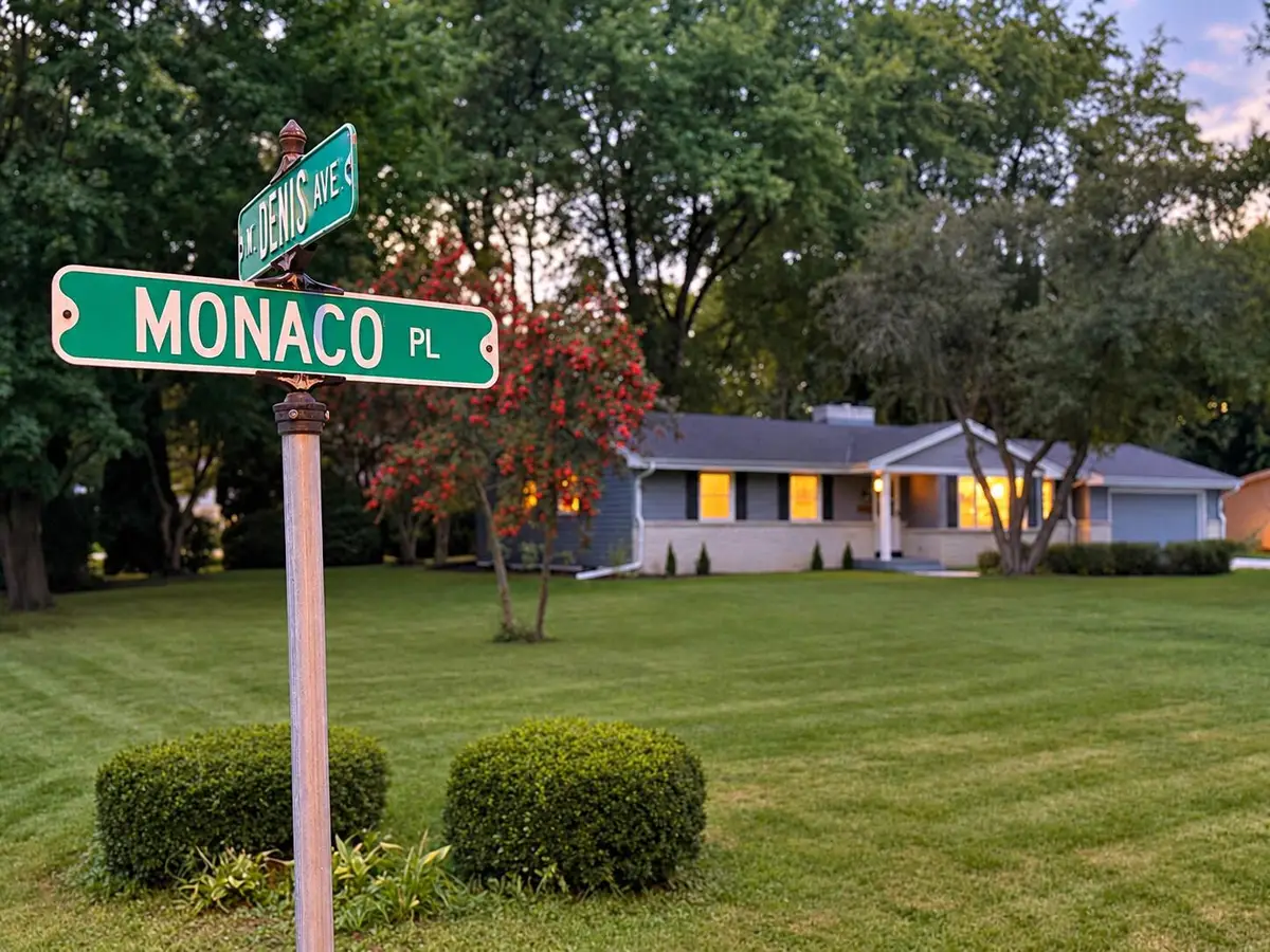 5565 S Monaco Pl, Hales Corners, WI 53130 - #1