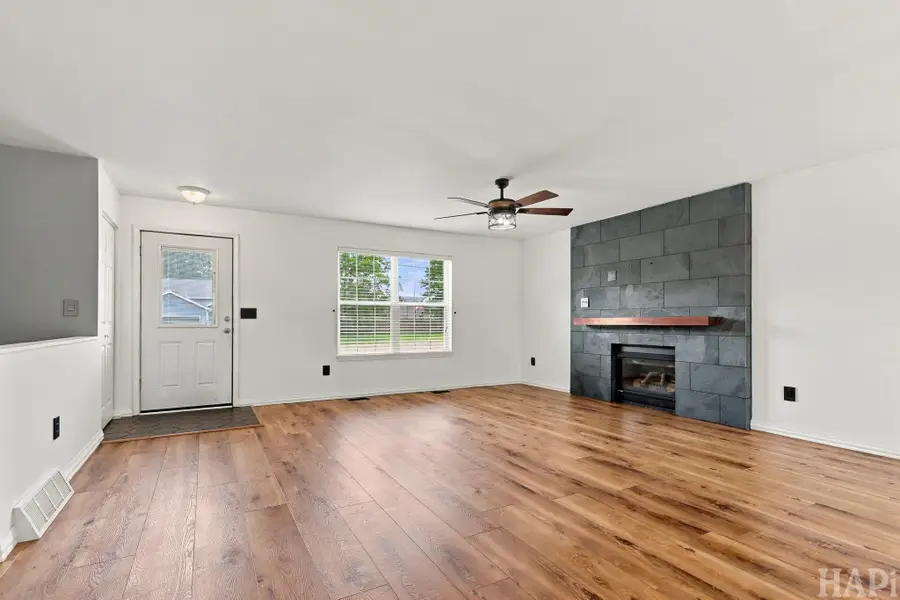 274 Highland Ave, Genoa City, WI 53128 - #3