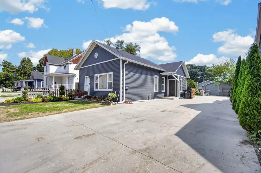 513 N Memorial Dr, Racine, WI 53404 - #3