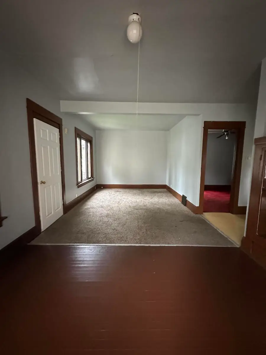 2222 W Finn Pl, Milwaukee, WI 53206 - #2