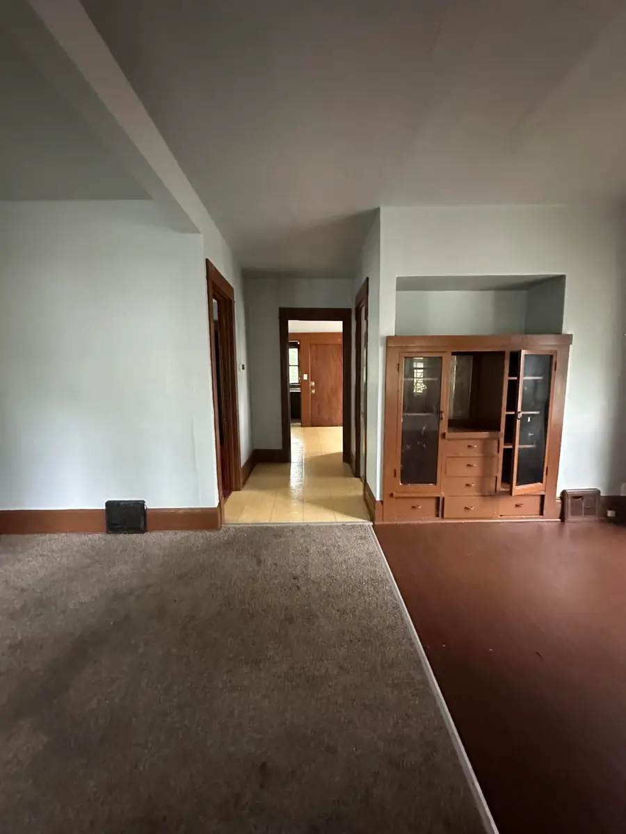 2222 W Finn Pl, Milwaukee, WI 53206 - #3
