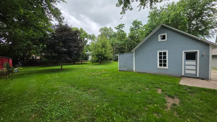 29 S Locust St, Oconomowoc, WI 53066 - #3