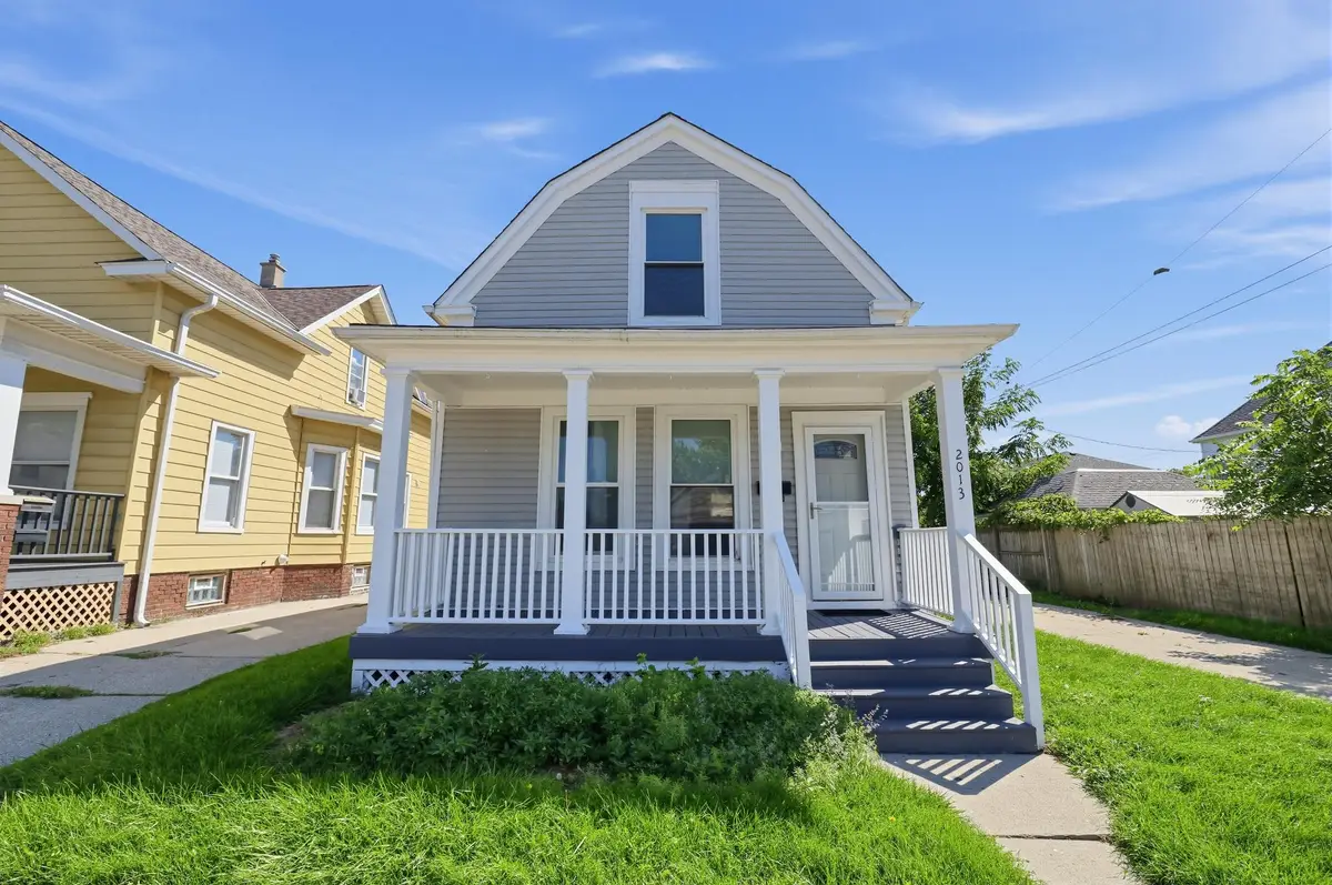 2013 Charles St, Racine, WI 53402 - #1