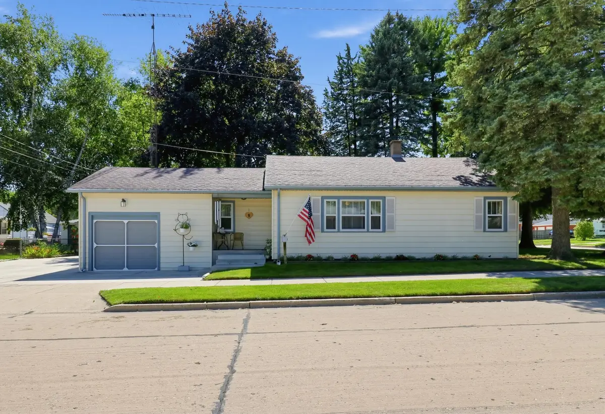 2515 Dombrowski Blvd, Racine, WI 53405 - #1