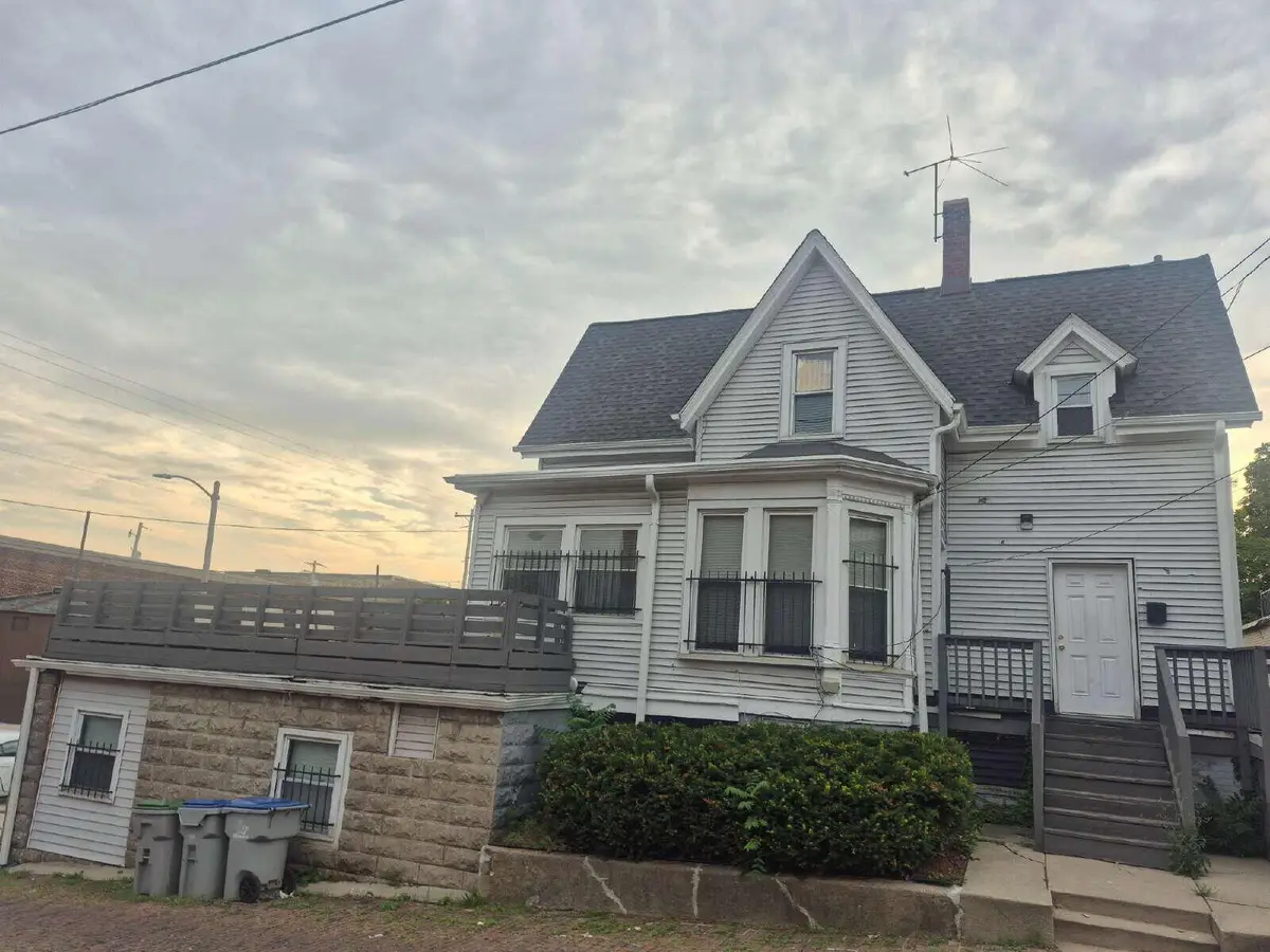 2028 W Michigan St, Milwaukee, WI 53233 - #1
