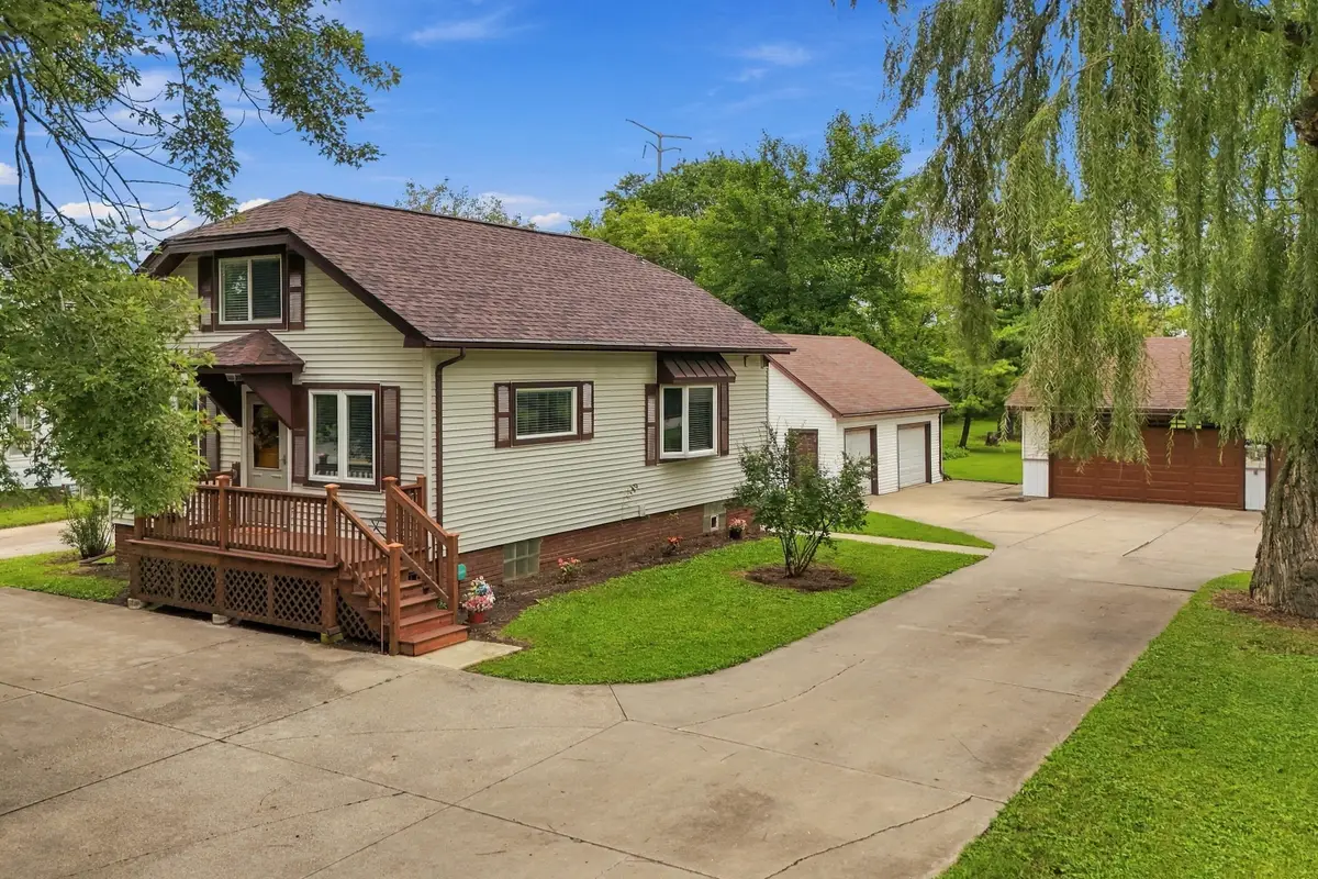 1407 Willow Rd, Mount Pleasant, WI 53177 - #1