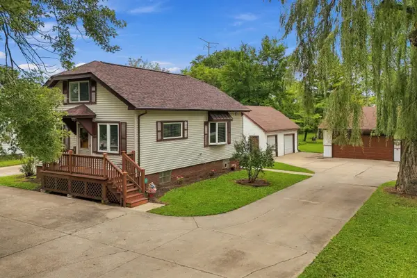 1407 Willow Rd, Mount Pleasant, WI 53177