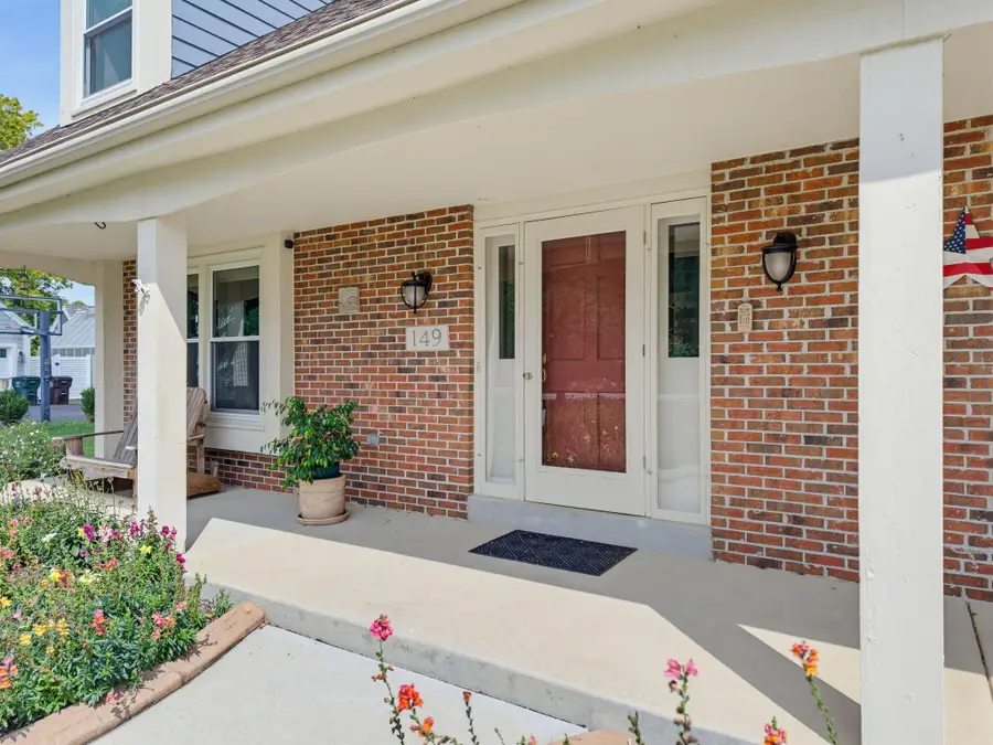 149 Hickory Dr, Delafield, WI 53018 - #3