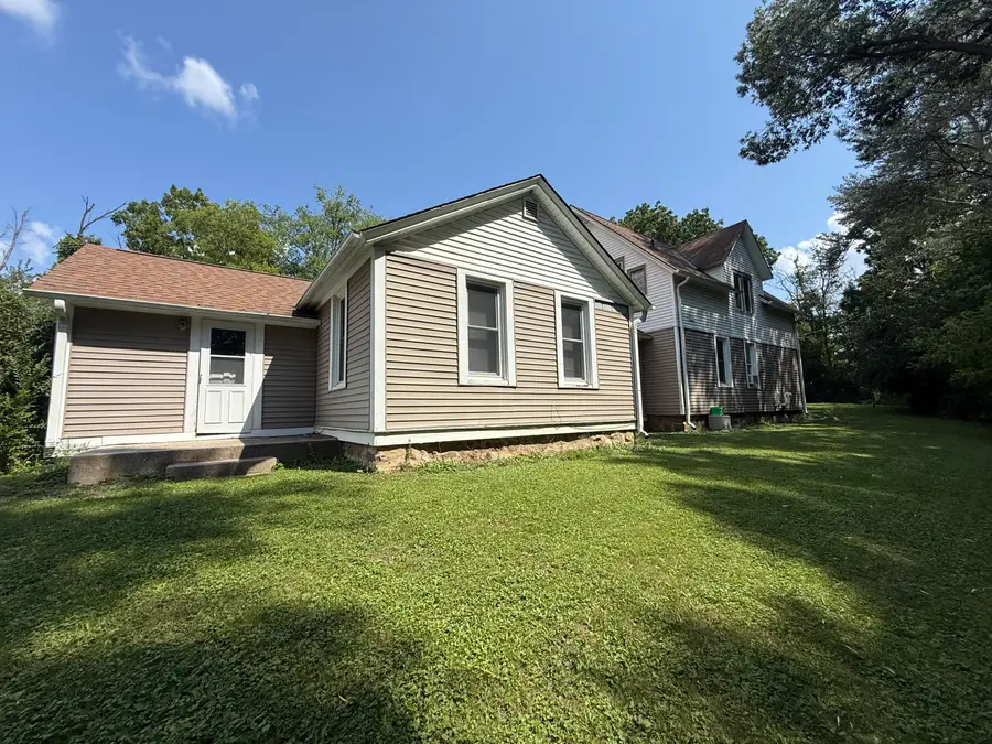 5036 S 92nd St, Greenfield, WI 53228 - #2