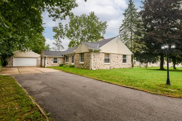 3260 S 124th St, West Allis, WI 53227