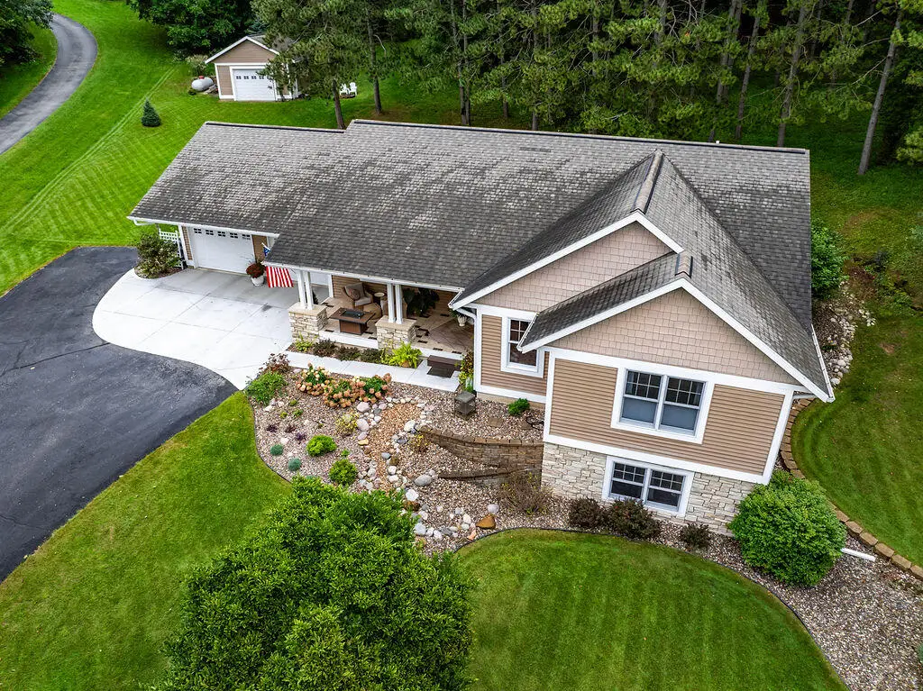 N5540 Moos Rd, Onalaska, WI 54650 - #1