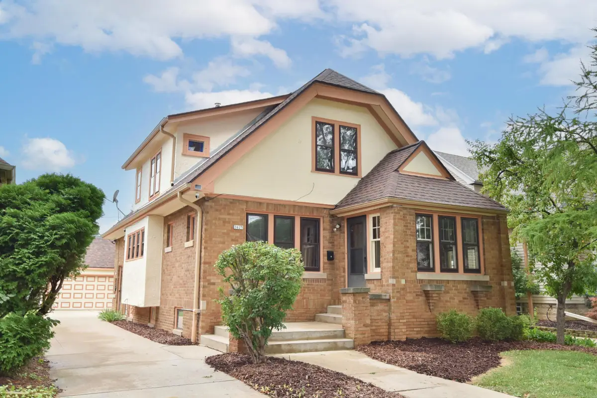 2625 N 69th St, Wauwatosa, WI 53213 - #1