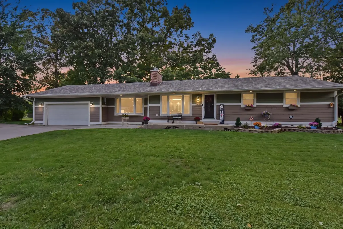 14707 W Gatewood Ct, New Berlin, WI 53151 - #1