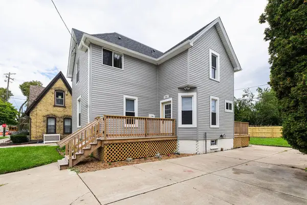 1721 Saint Clair St, Racine, WI 53402