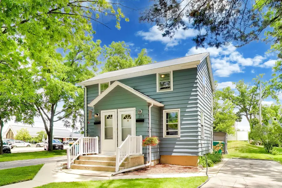 1207 Vine St, Union Grove, WI 53182 - #2