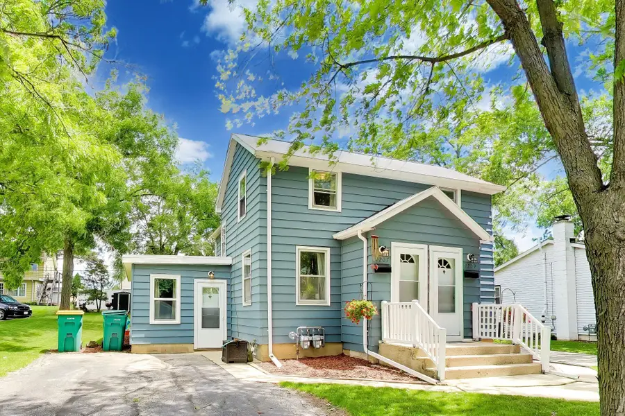 1207 Vine St, Union Grove, WI 53182 - #3