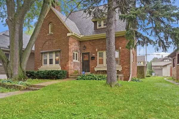 4169 N 14th St, Milwaukee, WI 53209