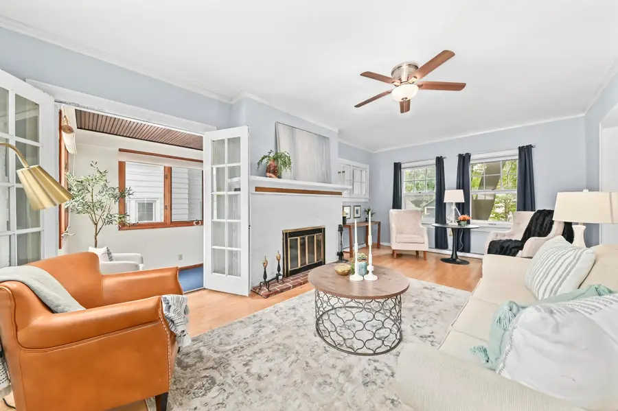 6836 W Wisconsin Ave, Wauwatosa, WI 53213 - #3