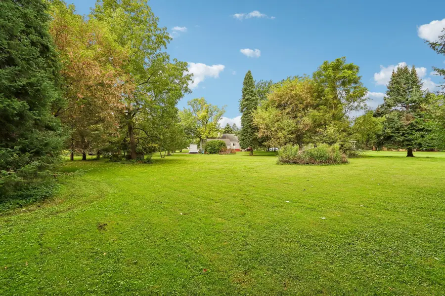 W279N1666 Prospect Ave, Pewaukee, WI 53072 - #3