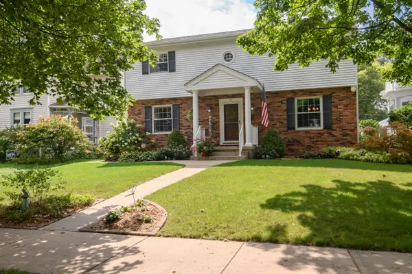 147 W Laflin Ave, Waukesha, WI 53186