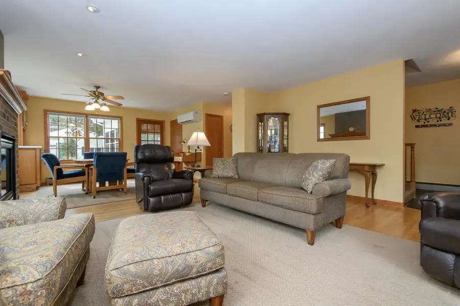 147 W Laflin Ave, Waukesha, WI 53186 - #2