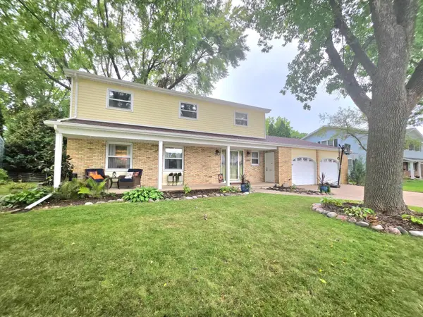566 Riford Rd, Neenah, WI 54956