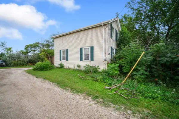 8738 W Fond Du Lac Ave, Milwaukee, WI 53225