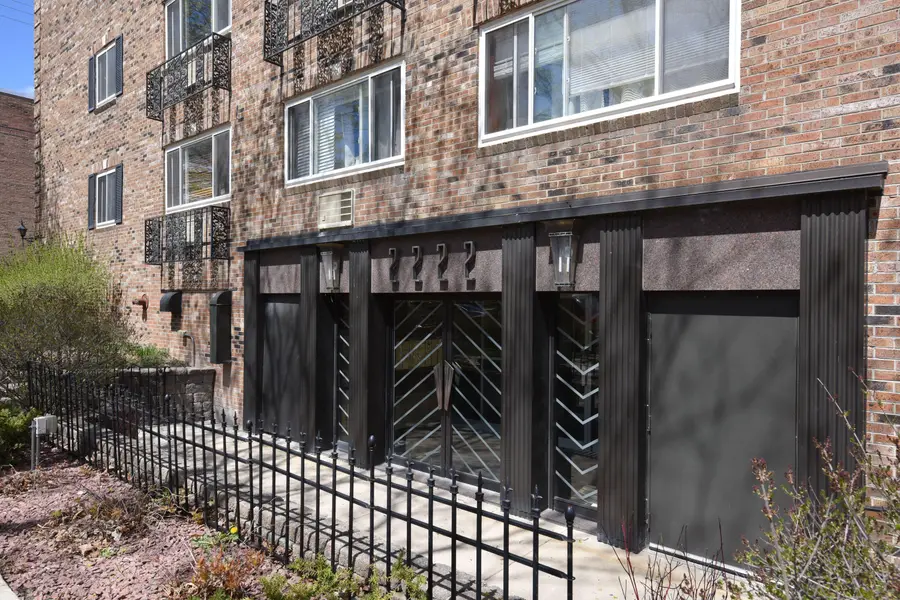 2222 E Belleview Pl, Milwaukee, WI 53211 - #3
