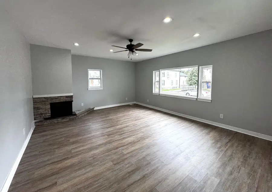 924 Wisconsin Ave, Racine, WI 53403 - #2