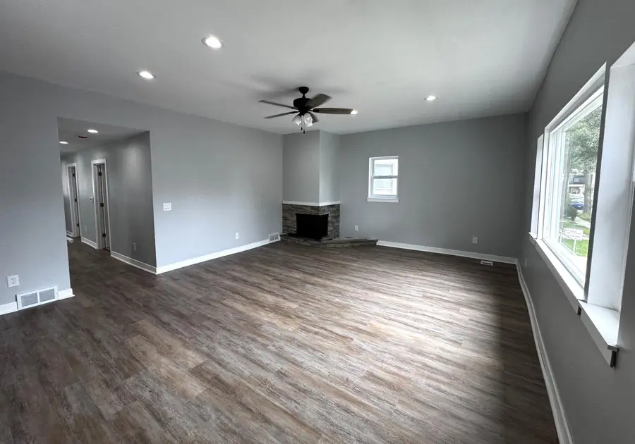924 Wisconsin Ave, Racine, WI 53403 - #3