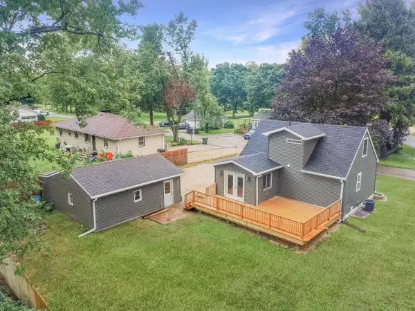 W1390 Greenview Rd, Bloomfield, WI 53128
