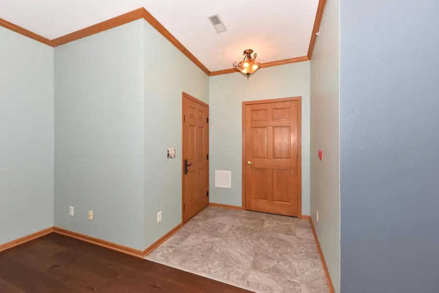 5339 S Hidden Dr, Greenfield, WI 53221 - #2