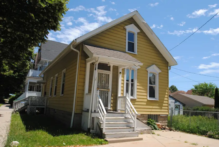 2050 N Holton St, Milwaukee, WI 53212 - #2