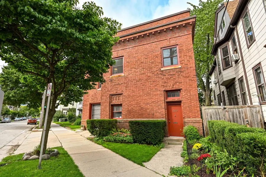 1569 N Warren Ave, Milwaukee, WI 53202 - #3