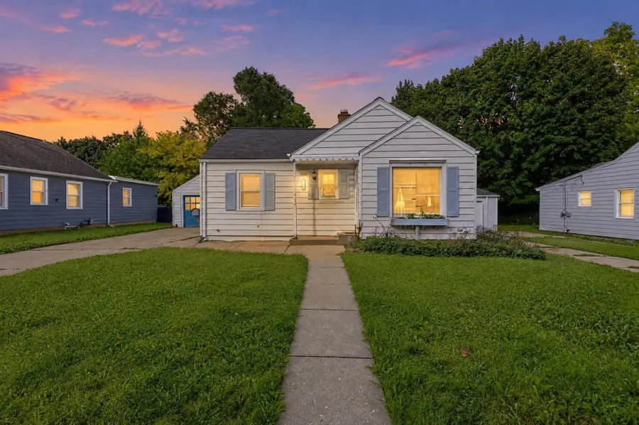 4913 N 74th St, Milwaukee, WI 53218 - #3