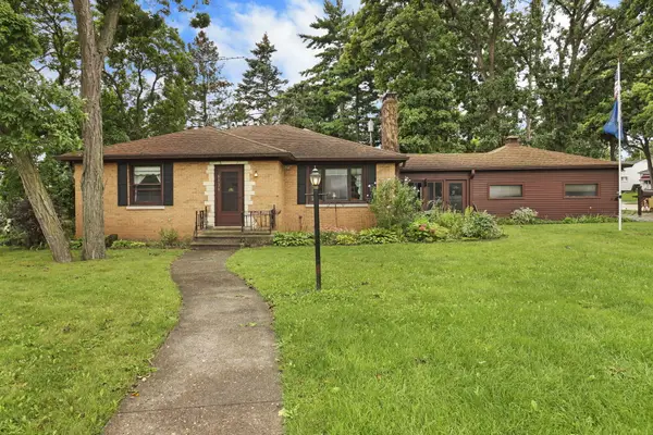6536 Pershing Blvd, Kenosha, WI 53142