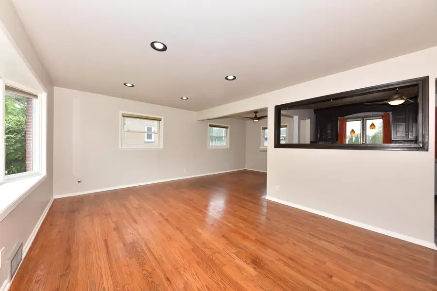 8935 N Navajo Rd, Bayside, WI 53217 - #3