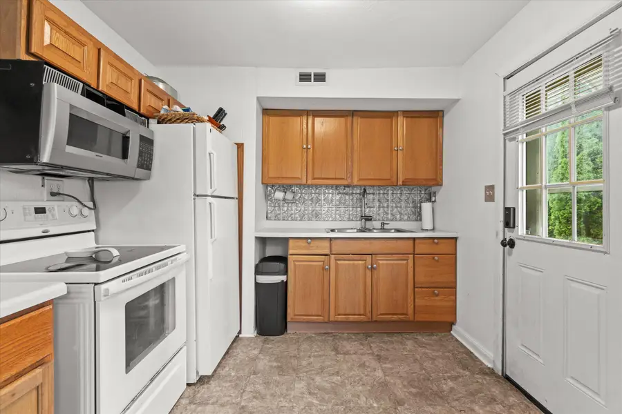1405 17th Ave, South Milwaukee, WI 53172 - #3