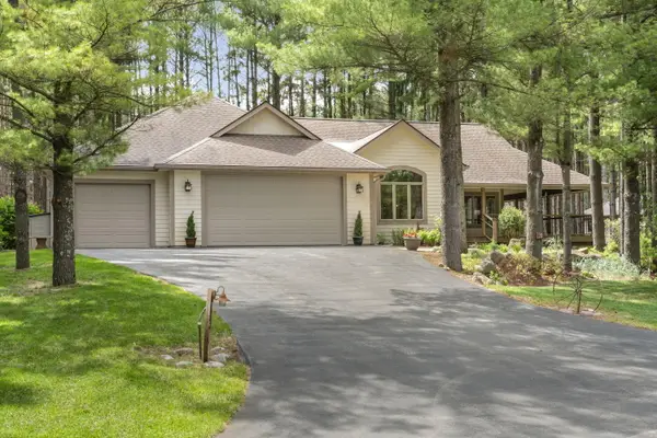 7855 Indian Lore Rd, Farmington, WI 53090
