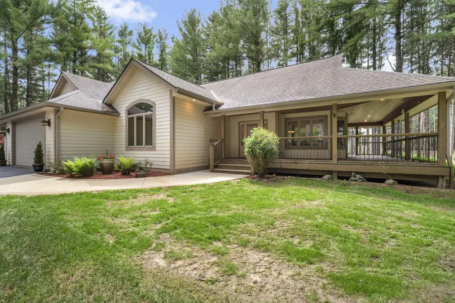 7855 Indian Lore Rd, Farmington, WI 53090 - #2